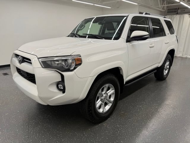 Used 2022 Toyota 4Runner SR5 Premium w/ Moonroof Package AWD/4WD image 5