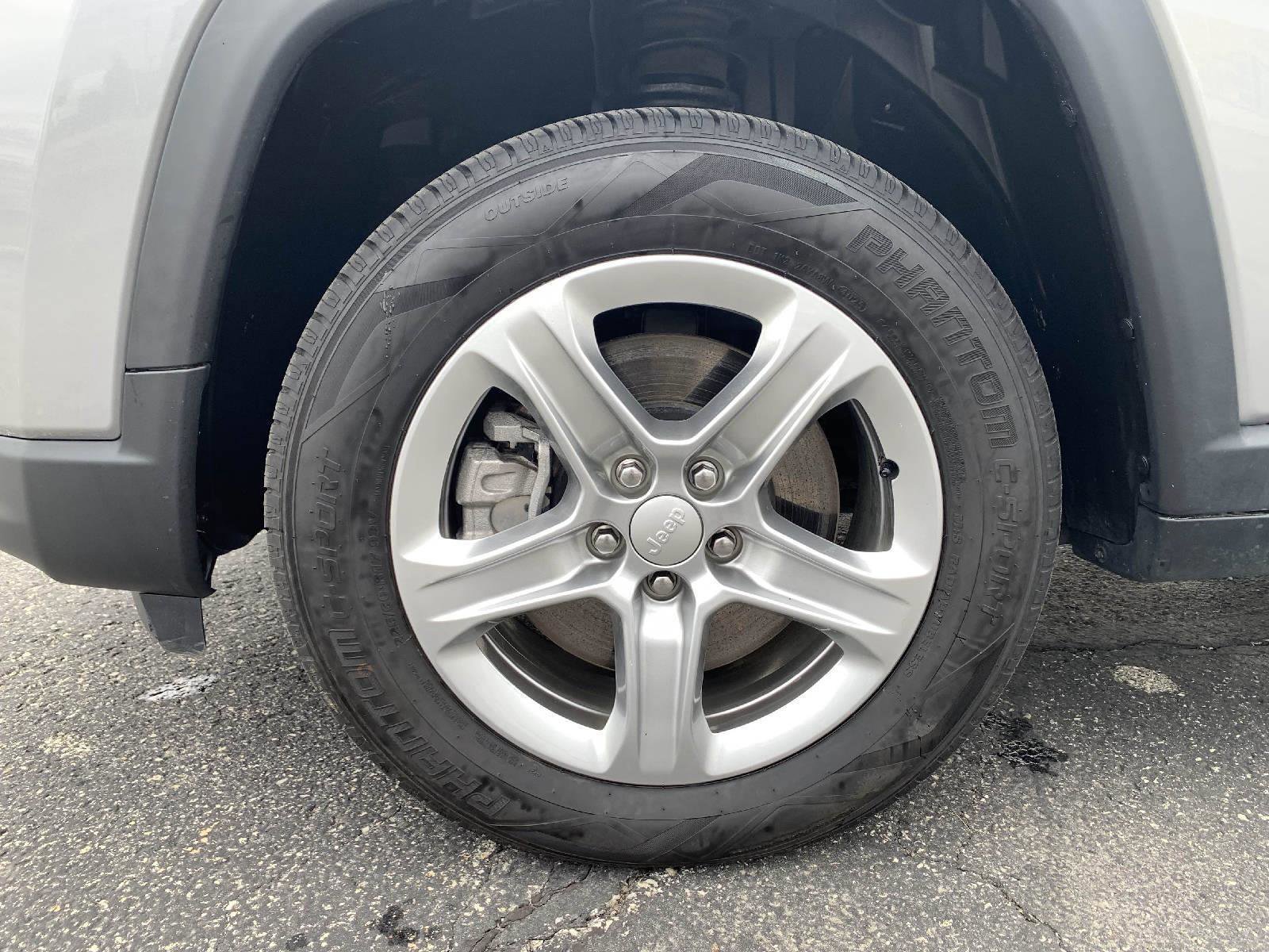 Used 2024 Jeep Compass Sport AWD/4WD image 7