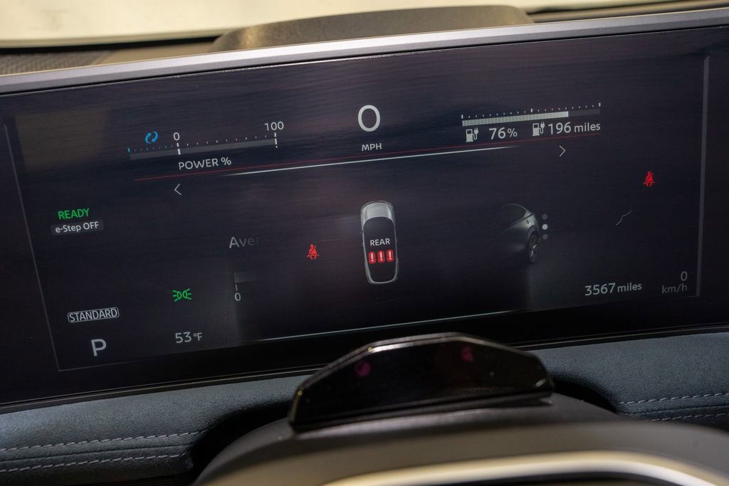 Certified 2025 Nissan Ariya Platinum image 19