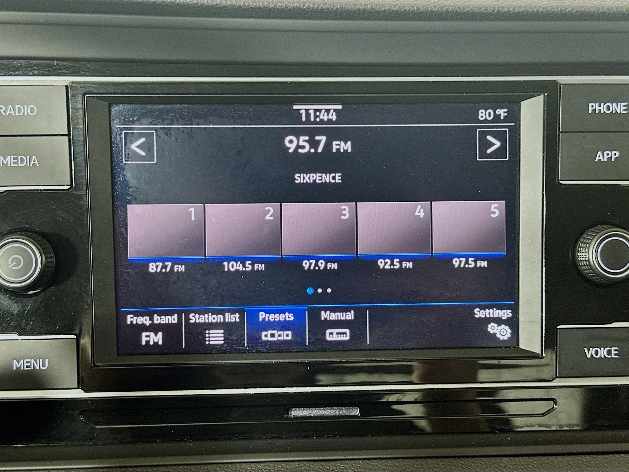 Used 2024 Volkswagen Jetta SE image 21