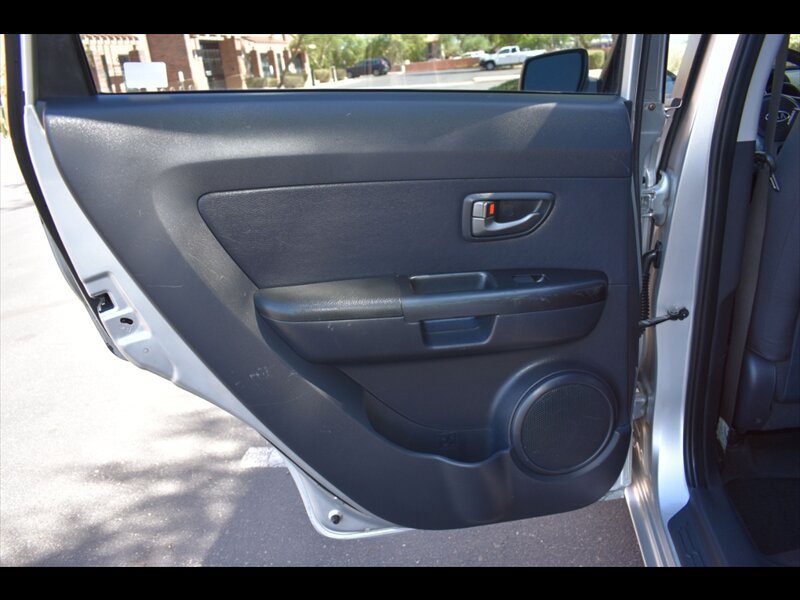 Used 2010 Kia Soul + FWD image 20