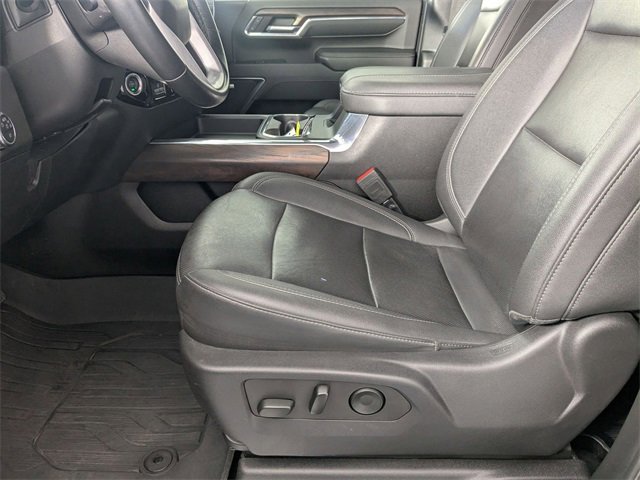 Used 2024 GMC Sierra 3500 SLT w/ SLT Premium Package image 13