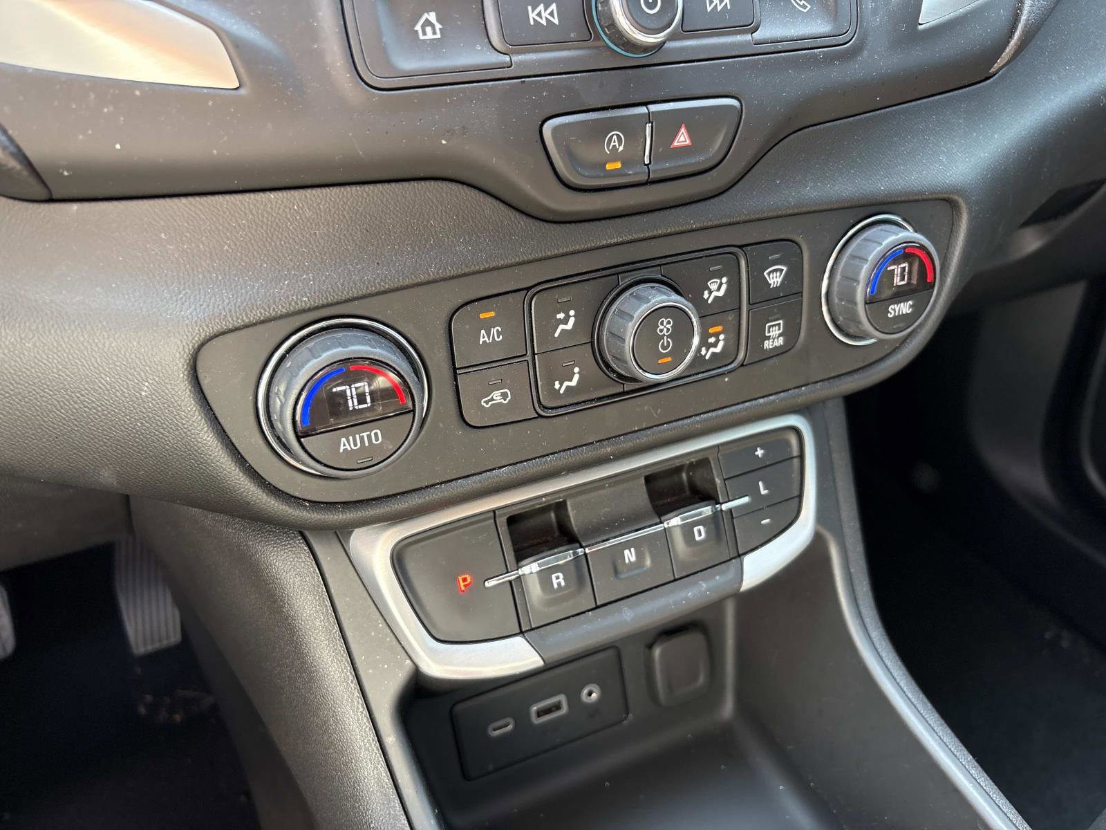 Certified 2022 GMC Terrain SLE w/ Driver Convenience Package AWD/4WD image 25