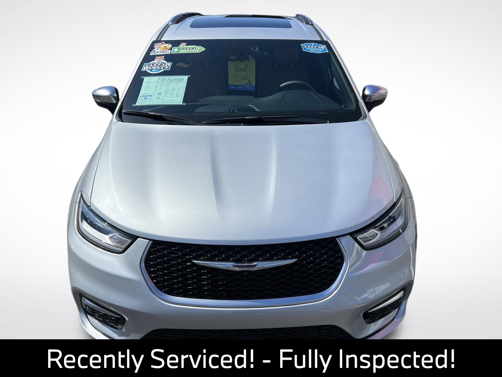 Used 2023 Chrysler Pacifica Pinnacle FWD image 3