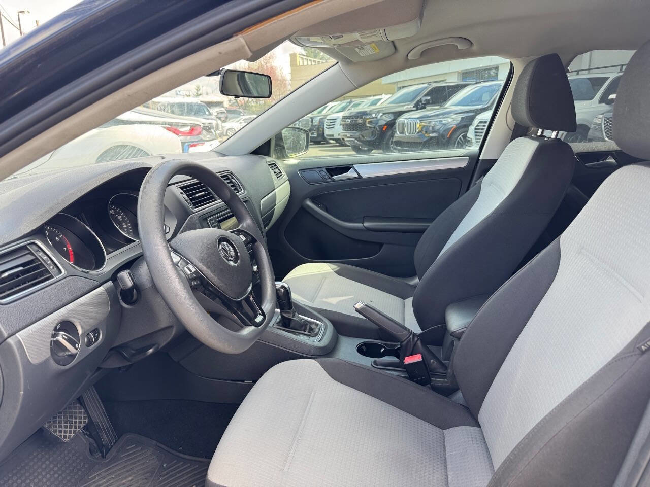 Used 2017 Volkswagen Jetta S image 6