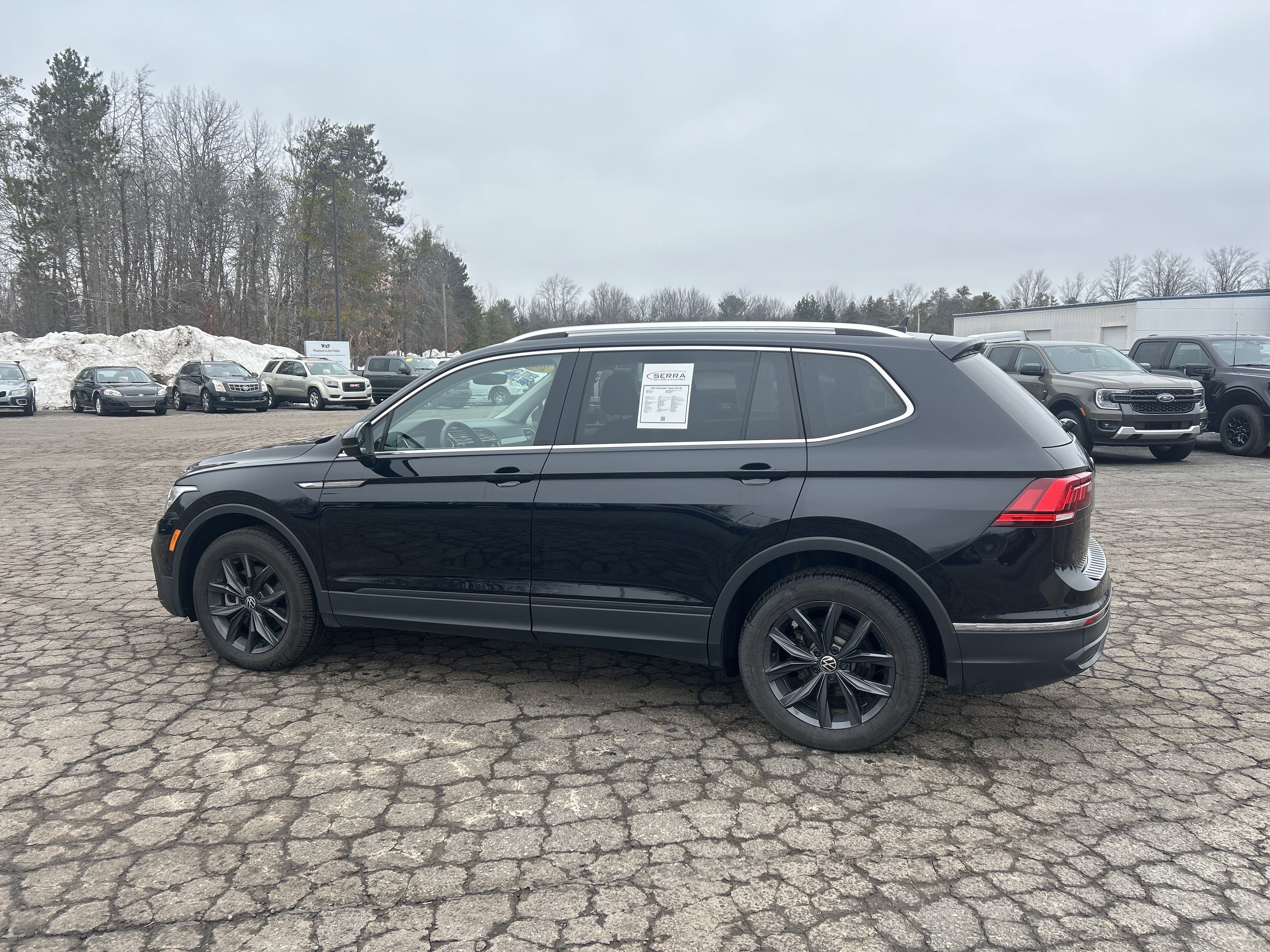 Used 2024 Volkswagen Tiguan SE image 5