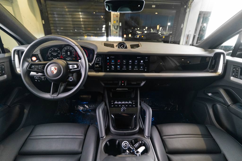 Certified 2025 Porsche Cayenne Coupe image 15