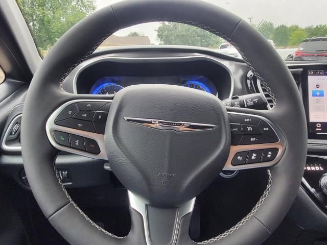 New 2026 Chrysler Pacifica Select image 10