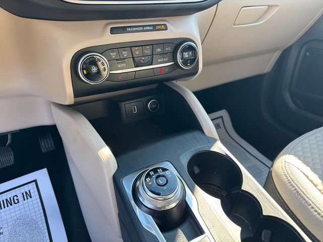 Used 2020 Ford Escape SE image 11