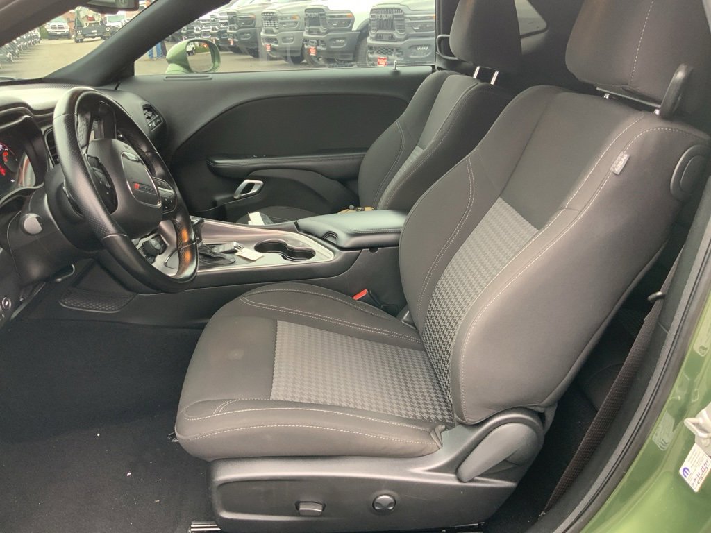 Certified 2022 Dodge Challenger SXT w/ Blacktop Package image 11