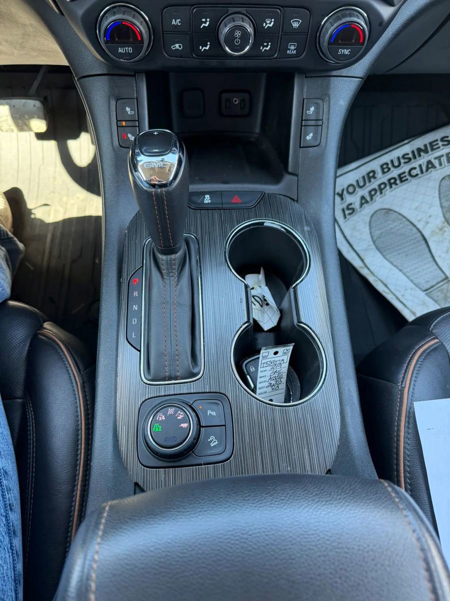 Used 2019 GMC Acadia SLT image 7