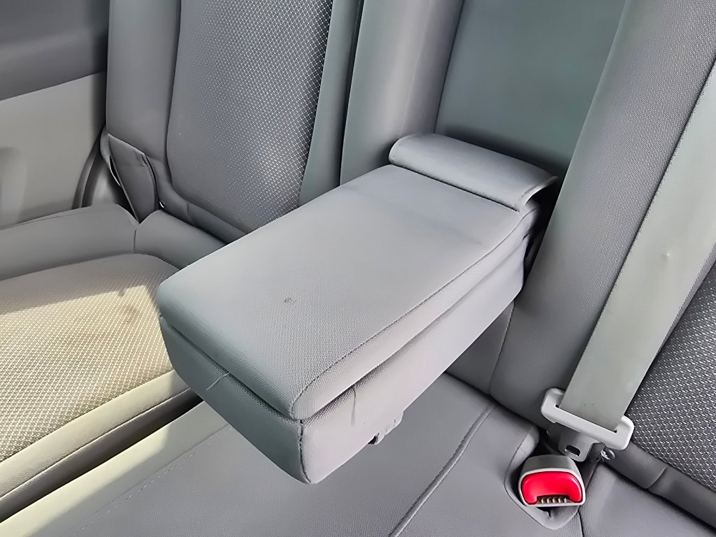 Used 2008 Saturn Vue XR FWD image 31