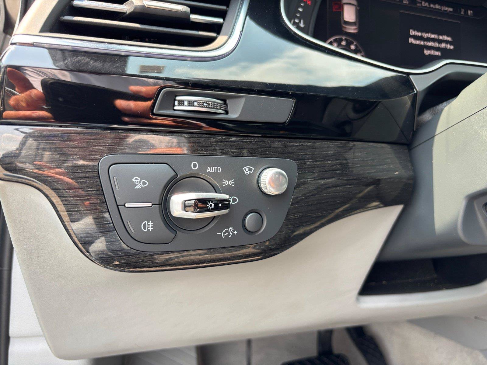 Used 2018 Audi Q7 3.0T Prestige AWD/4WD image 38