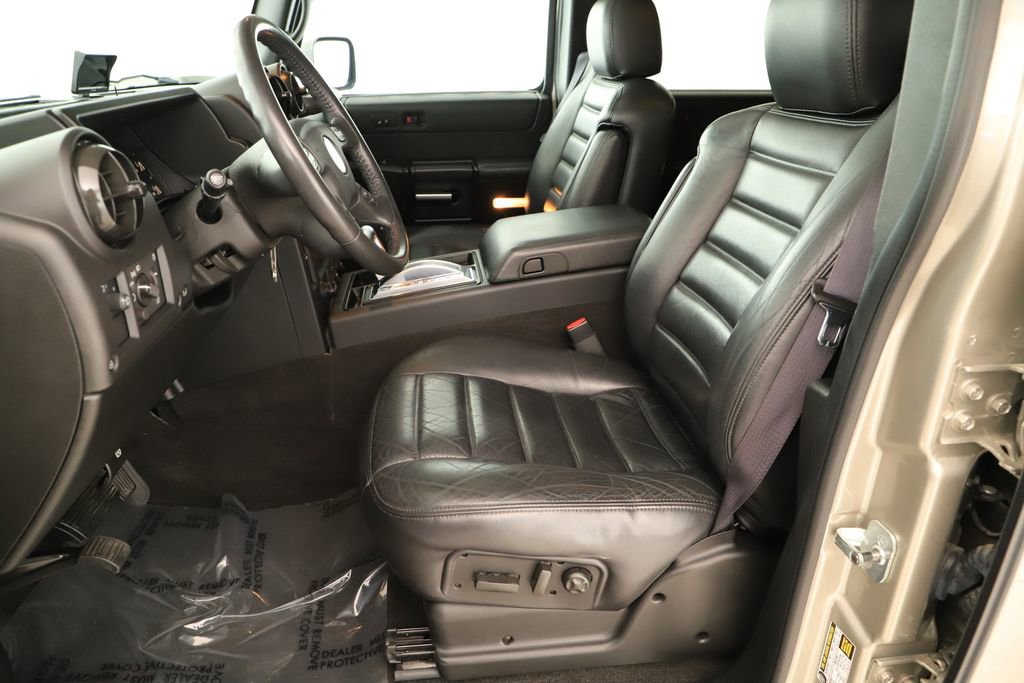 Used 2005 HUMMER H2 w/ Preferred Equipment Group image 26