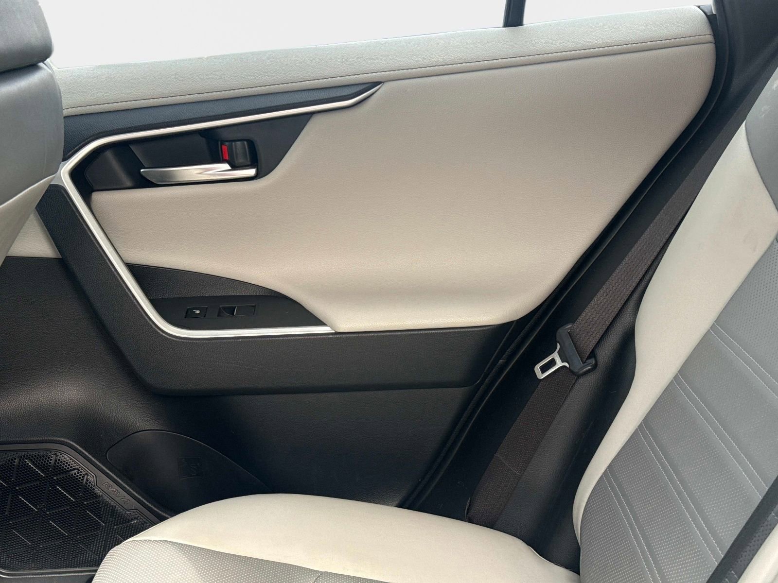 Used 2019 Toyota RAV4 Limited w/ Cold Weather Package image 14