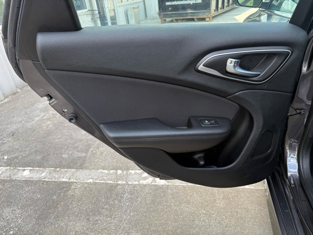 Used 2015 Chrysler 200 Limited w/ Convenience Group image 22