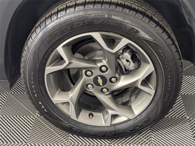 Used 2025 Chevrolet Trax LT w/ LT Convenience Package image 8