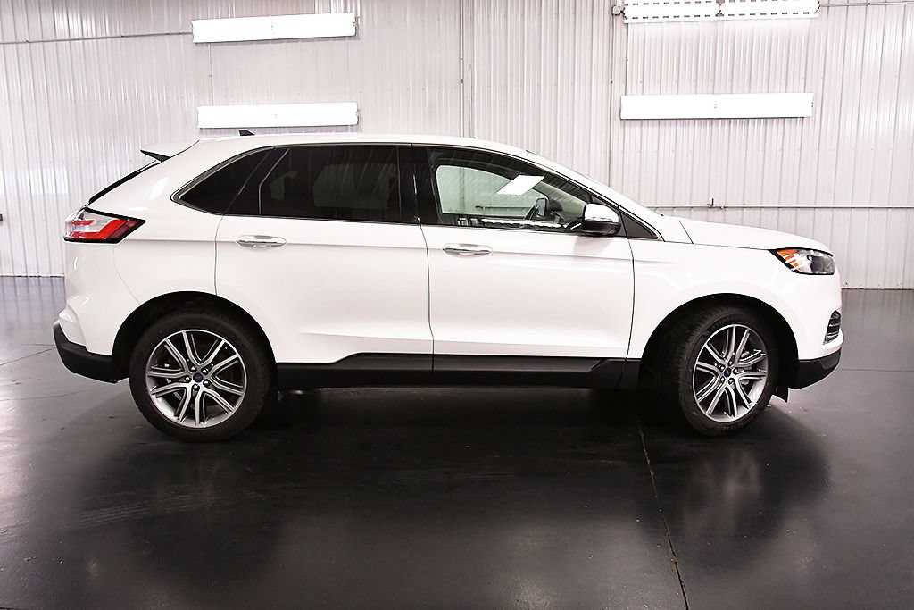 Used 2022 Ford Edge Titanium AWD/4WD image 9