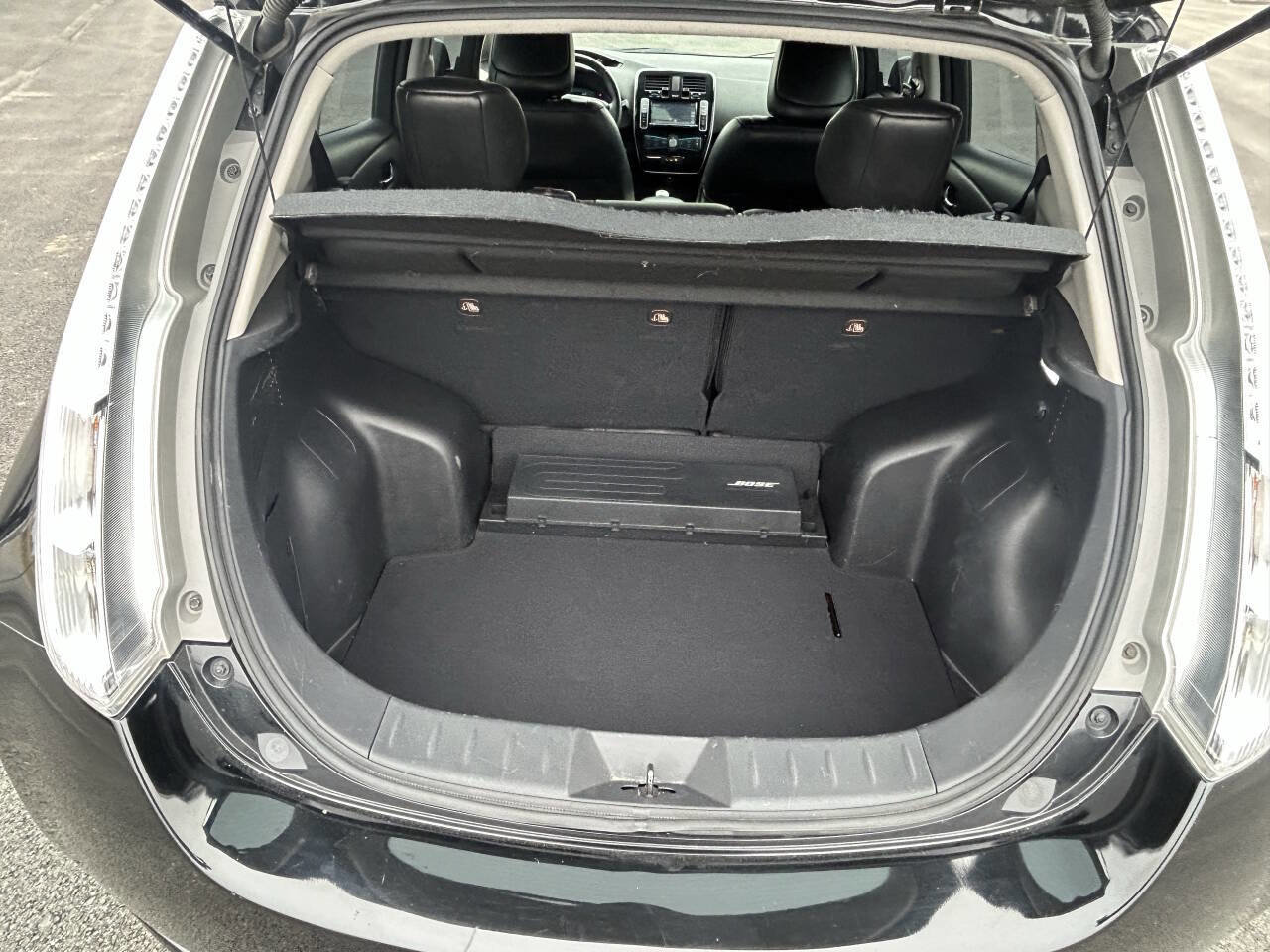 Used 2015 Nissan Leaf SL w/ Premium Package image 23