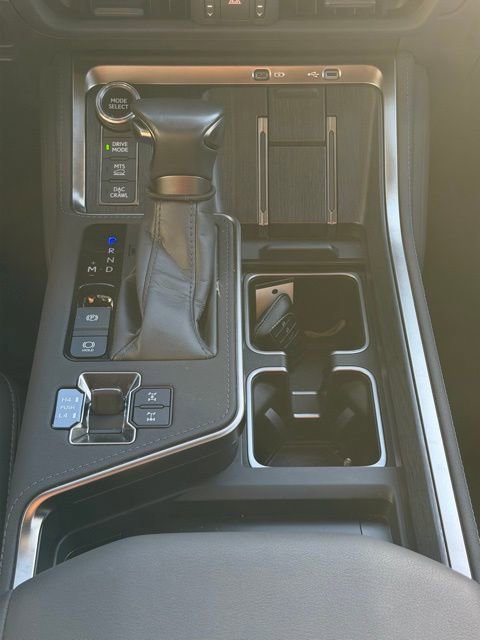 Used 2024 Lexus GX 550 image 8