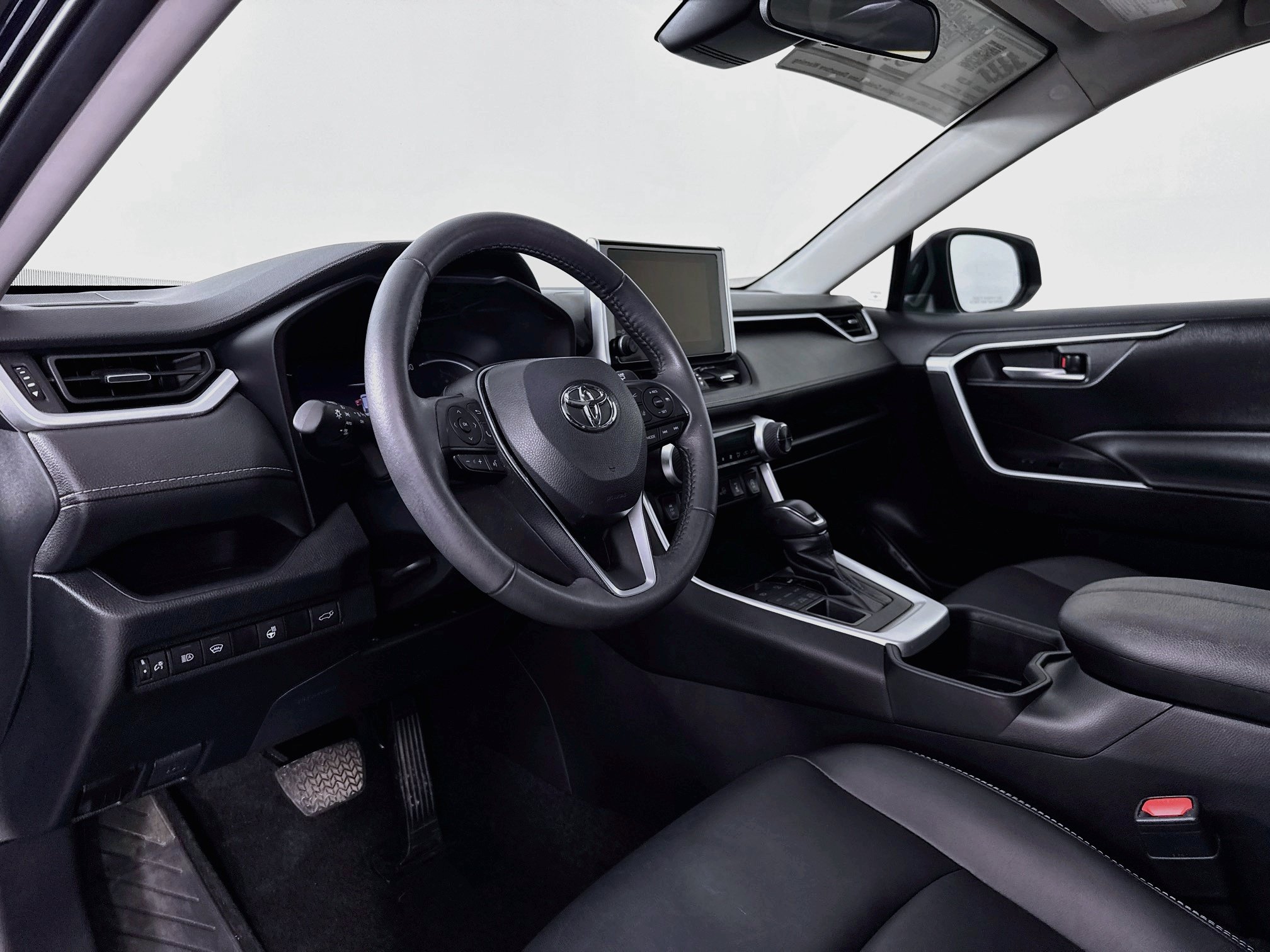 Certified 2023 Toyota RAV4 XLE Premium AWD/4WD image 9