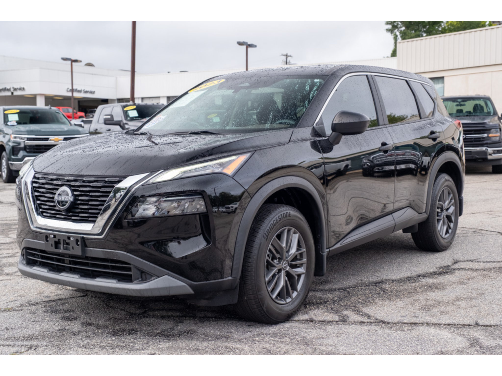 Used 2023 Nissan Rogue S FWD image 4