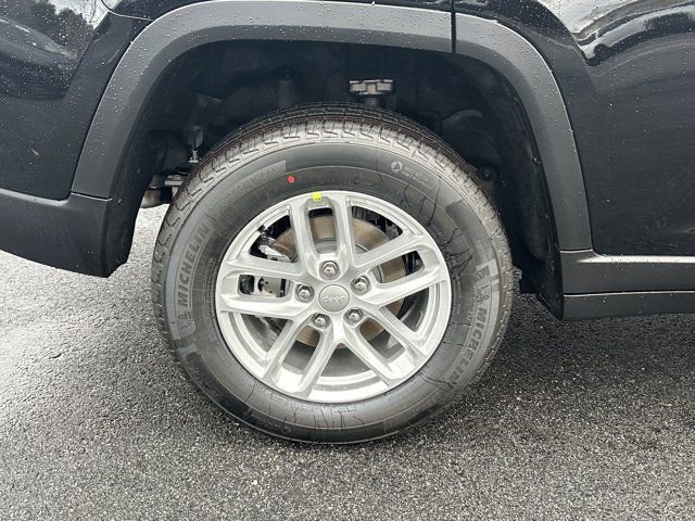 New 2025 Jeep Grand Cherokee Laredo image 19