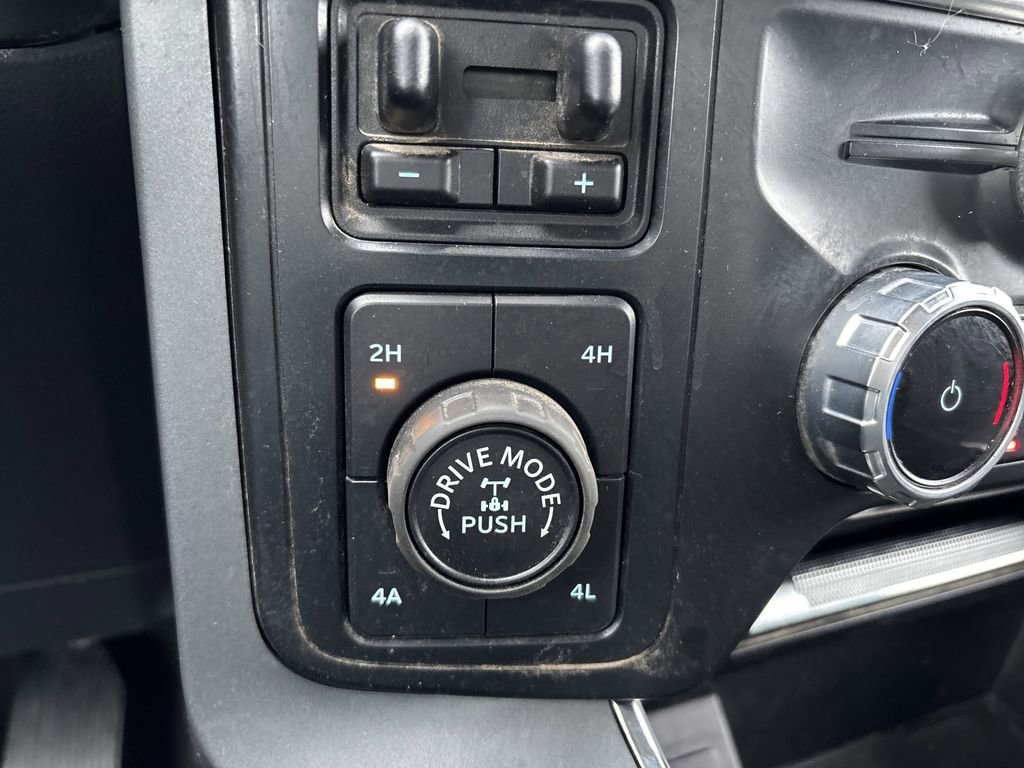 Used 2022 Ford F150 Lariat image 34