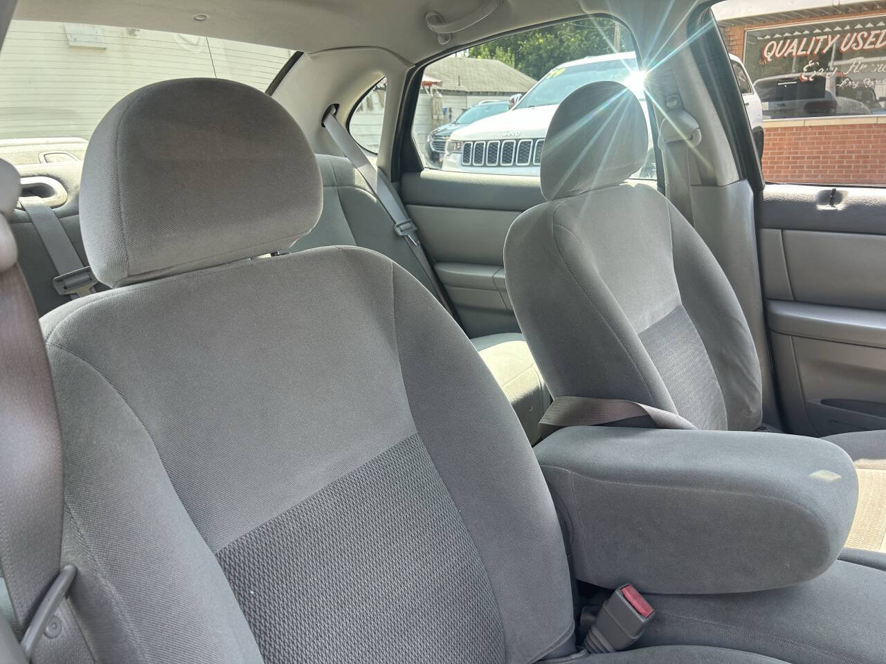 Used 2004 Ford Taurus SE FWD image 23
