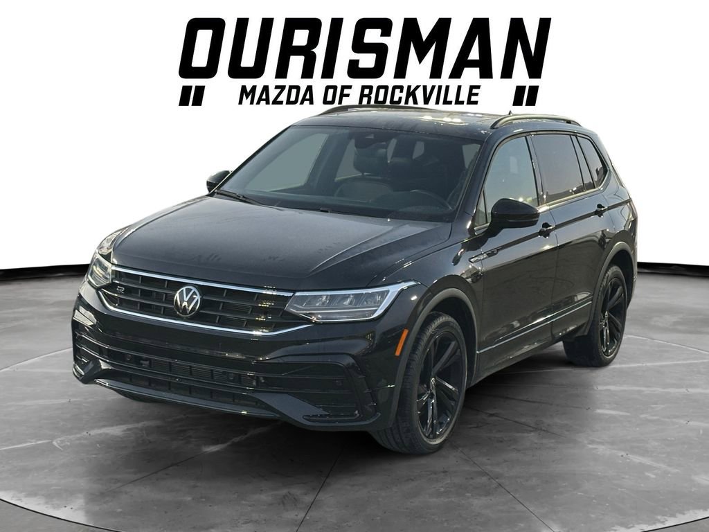 Used 2024 Volkswagen Tiguan SE R-Line image 2