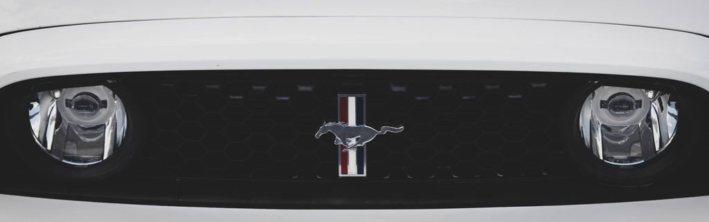 Used 2013 Ford Mustang GT Premium w/ Brembo Brake Pkg RWD image 17