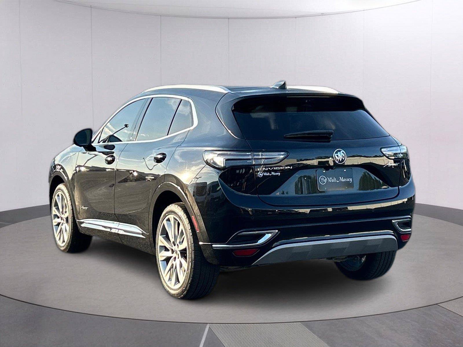Used 2023 Buick Envision Avenir FWD image 3