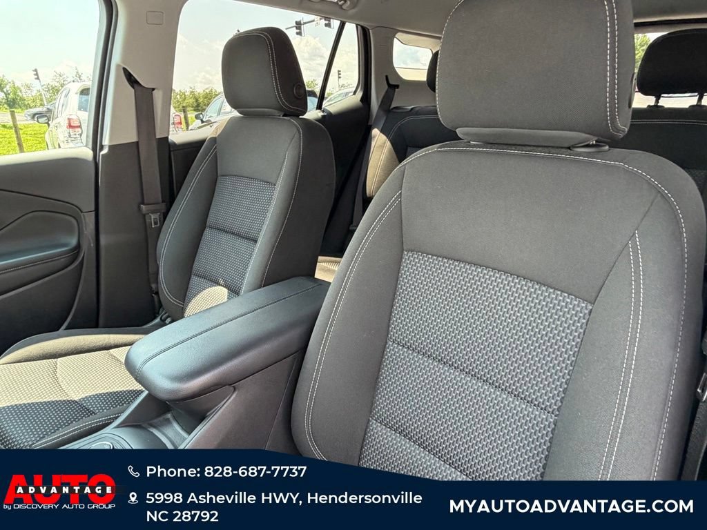Used 2024 GMC Terrain SLE AWD/4WD image 8