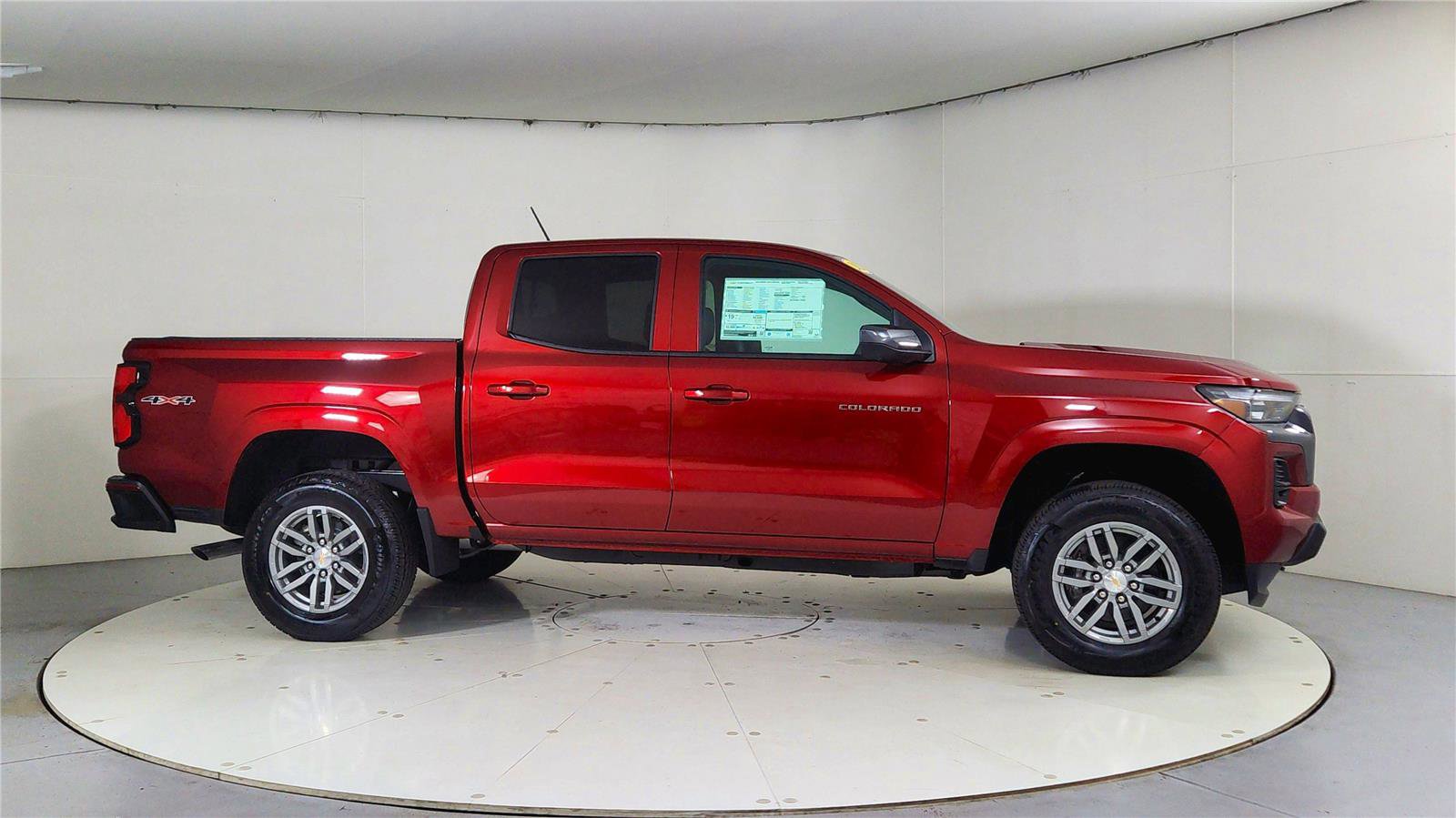 Used 2026 Chevrolet Colorado LT w/ LT Convenience Package image 8