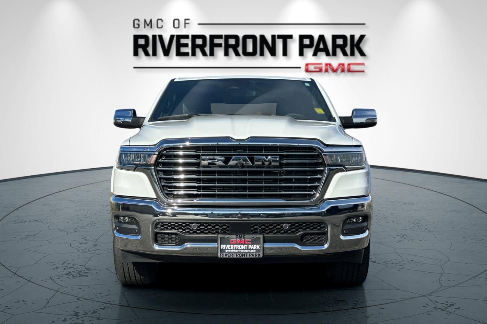 Used 2025 RAM 1500 Laramie AWD/4WD image 8