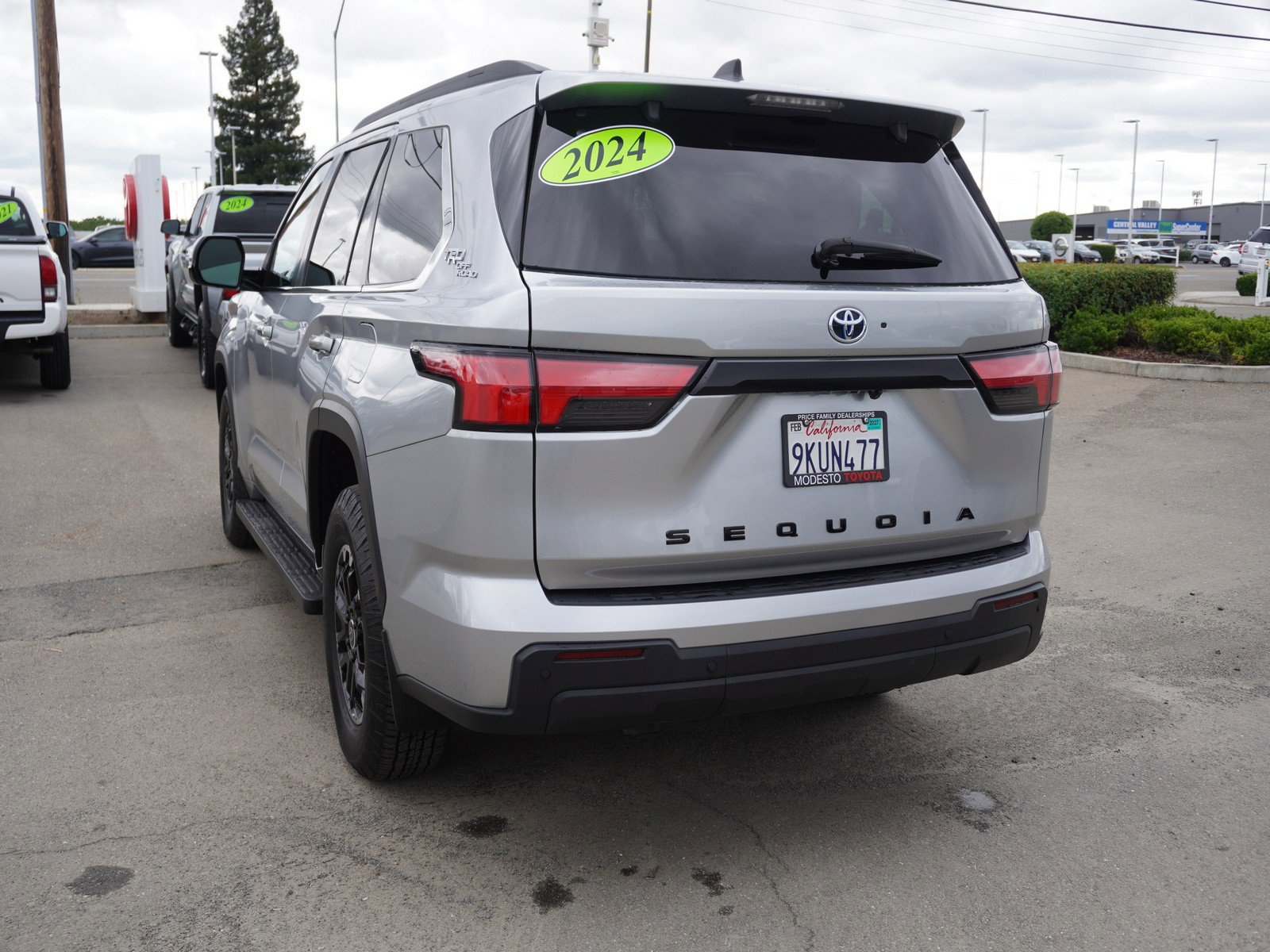 Used 2024 Toyota Sequoia SR5 w/ SR5 Premium Package image 11