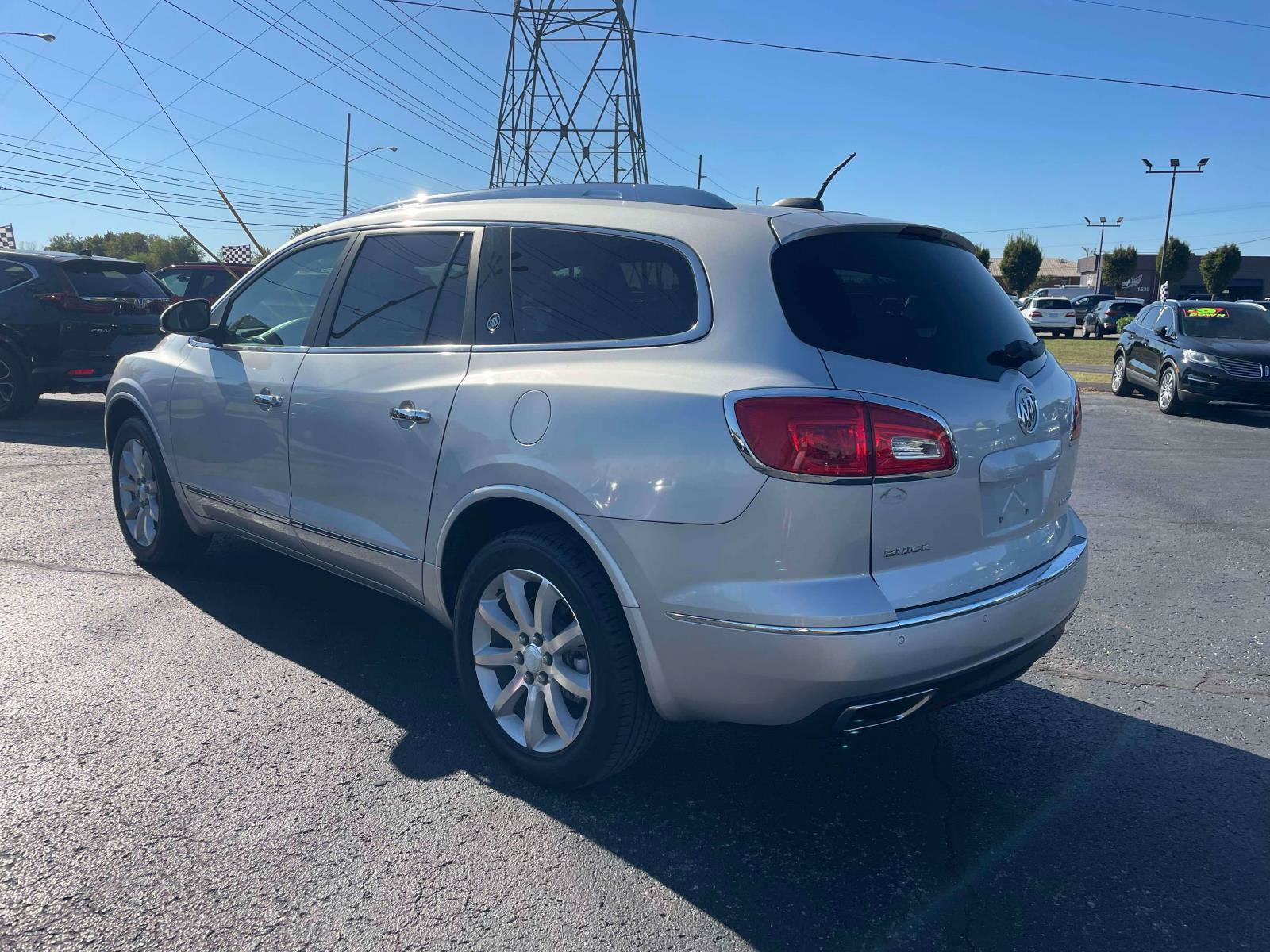 Used 2016 Buick Enclave Premium w/ Experience Buick Package FWD image 5