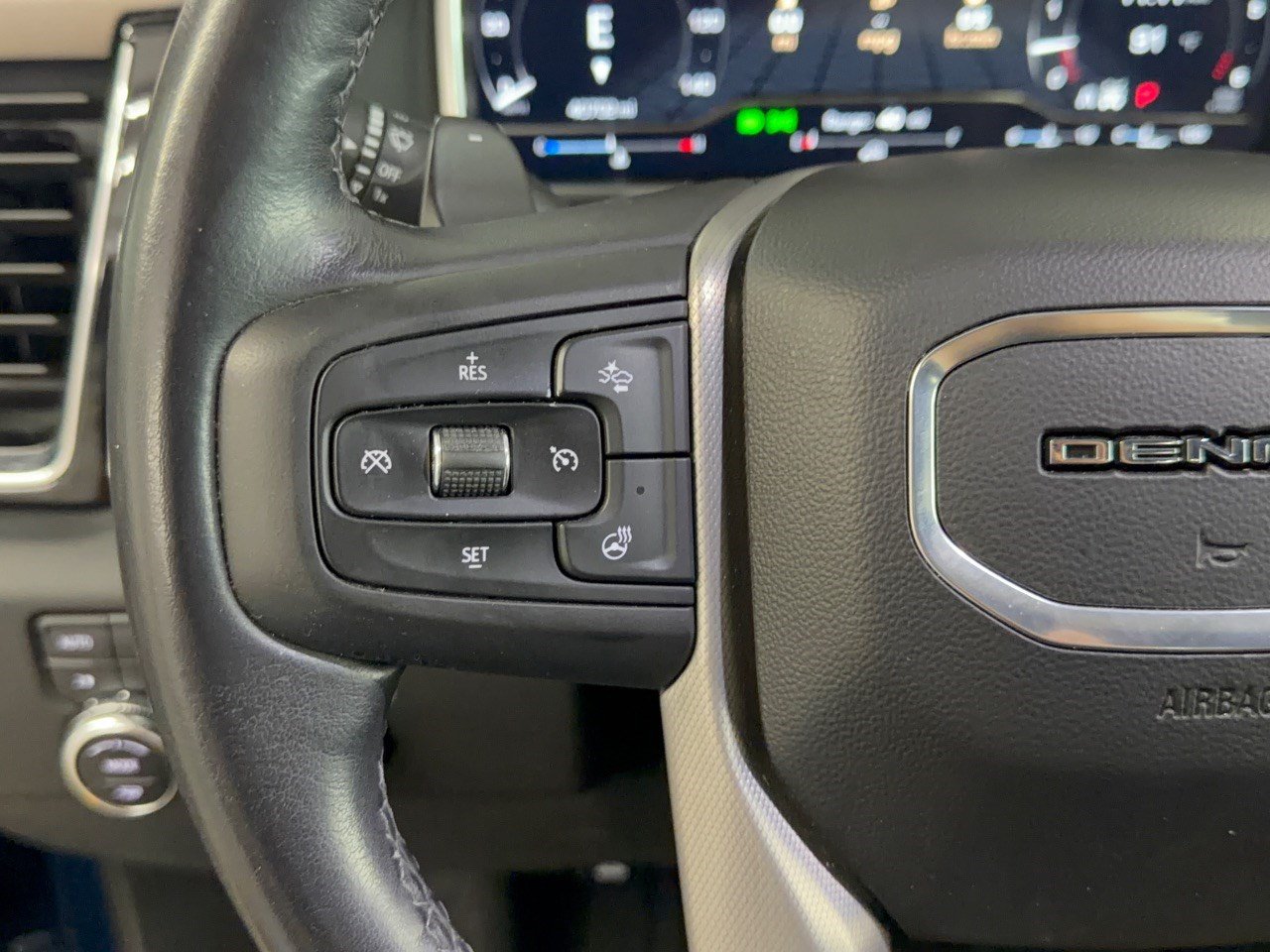 Used 2023 GMC Sierra 1500 Denali w/ Denali Reserve Package AWD/4WD image 18