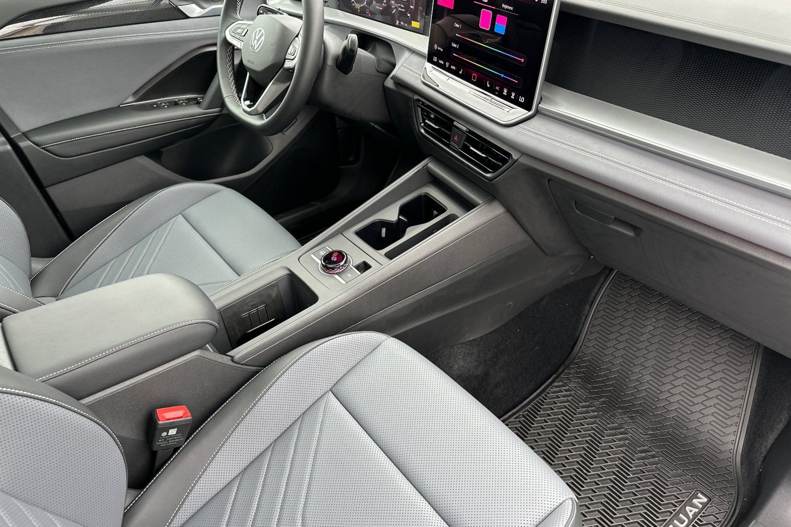 New 2026 Volkswagen Tiguan SE AWD/4WD image 16