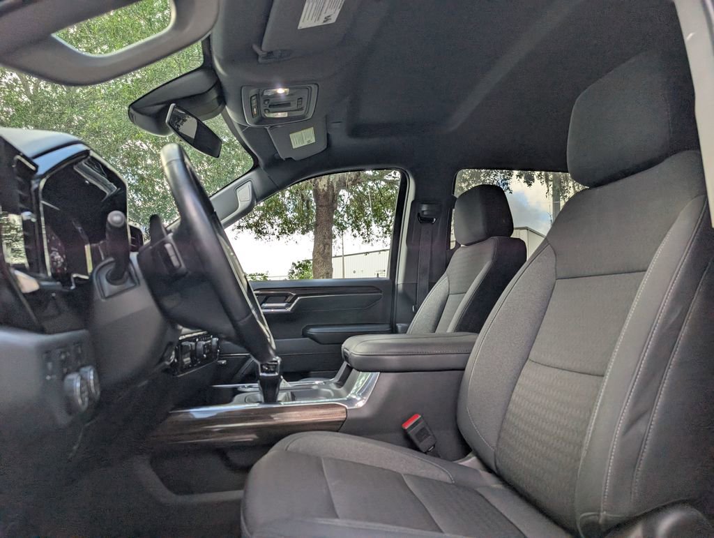 Used 2024 Chevrolet Silverado 1500 LT Trail Boss w/ Convenience Package II AWD/4WD image 17