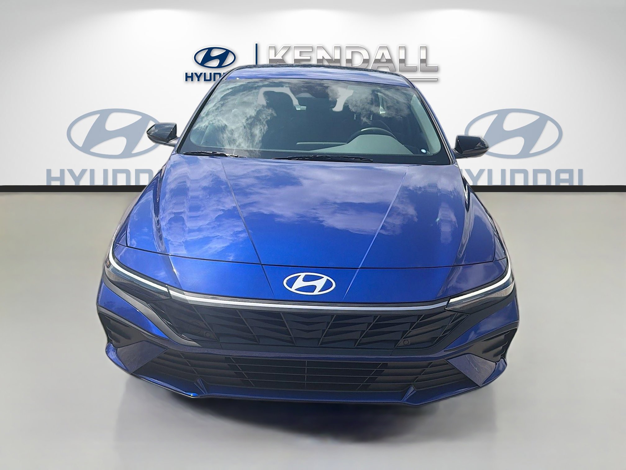Used 2025 Hyundai Elantra Sport FWD image 2