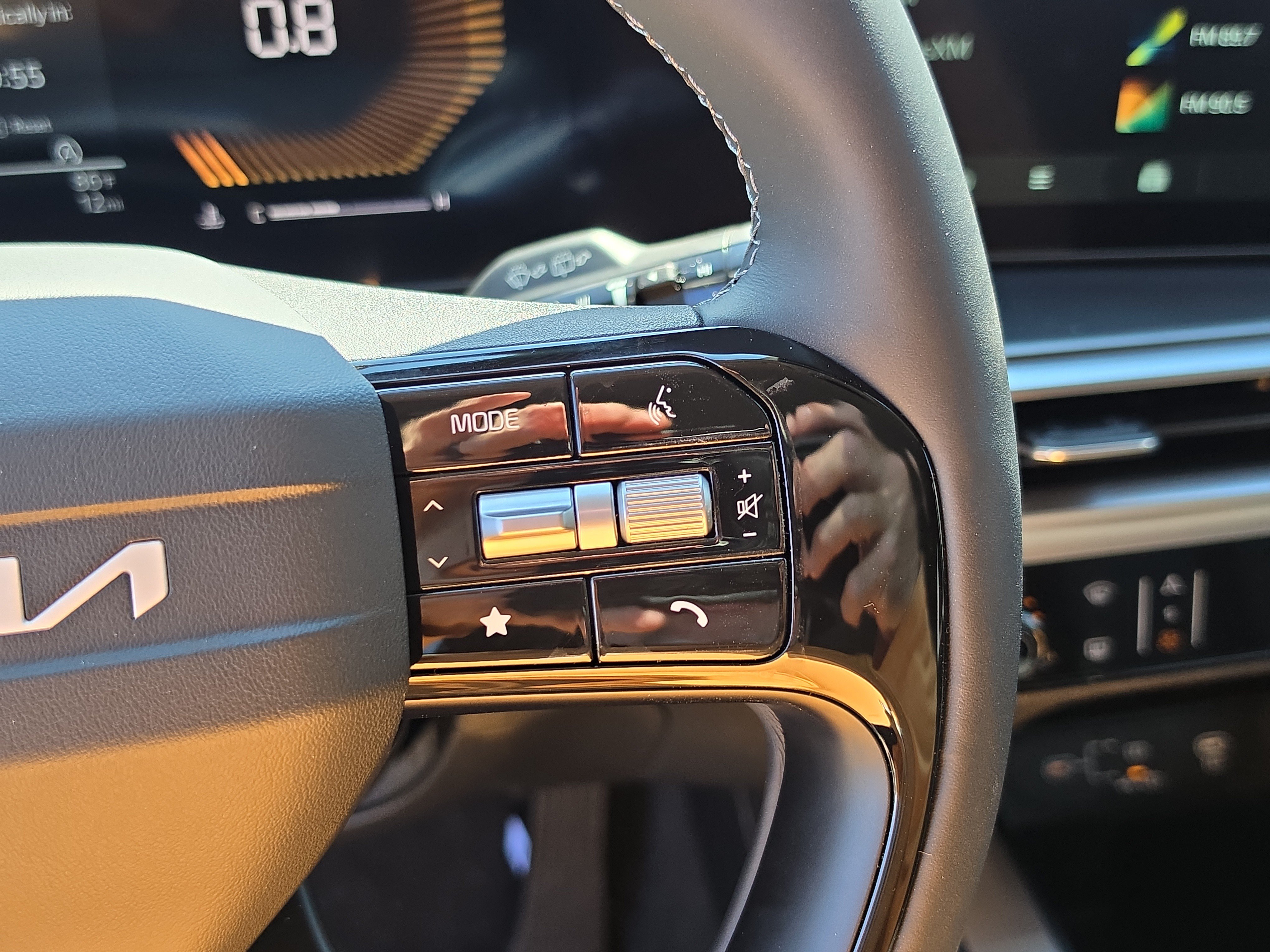 New 2026 Kia Sorento LX FWD image 31