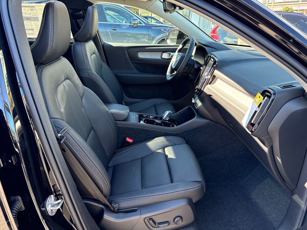 New 2026 Volvo XC40 B5 Ultra AWD/4WD image 16