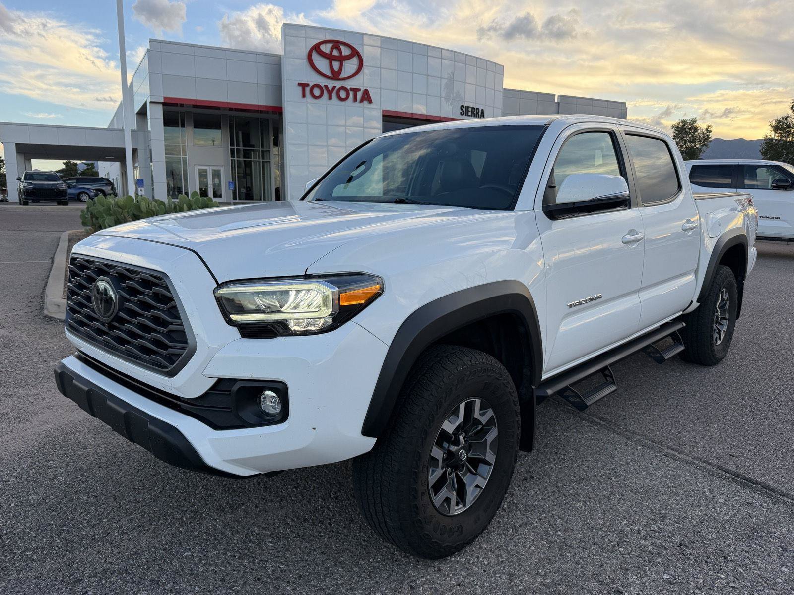 Used 2023 Toyota Tacoma TRD Off-Road w/ TRD Premium Off Road Package AWD/4WD image 1