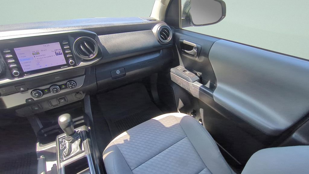Used 2019 Toyota Tacoma SR5 RWD image 15