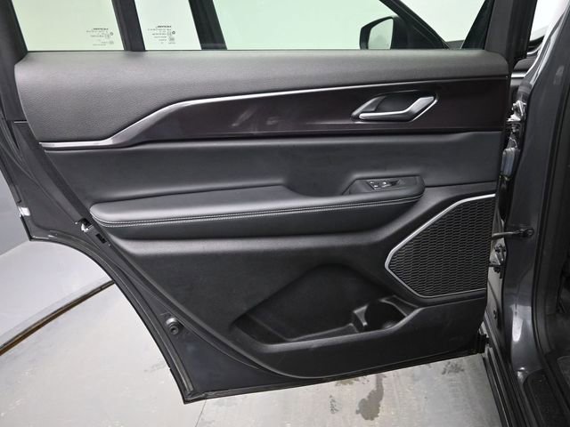 Used 2022 Jeep Grand Cherokee L Laredo w/ Luxury Tech Group I image 14