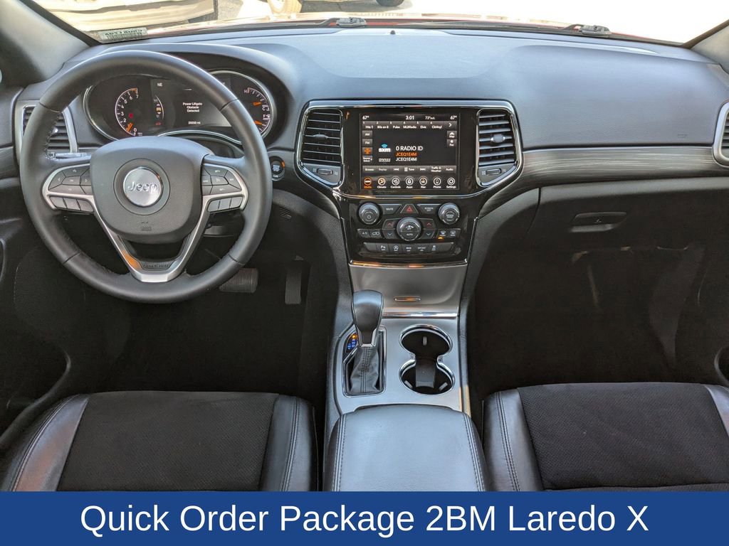 Used 2022 Jeep Grand Cherokee Laredo X image 16