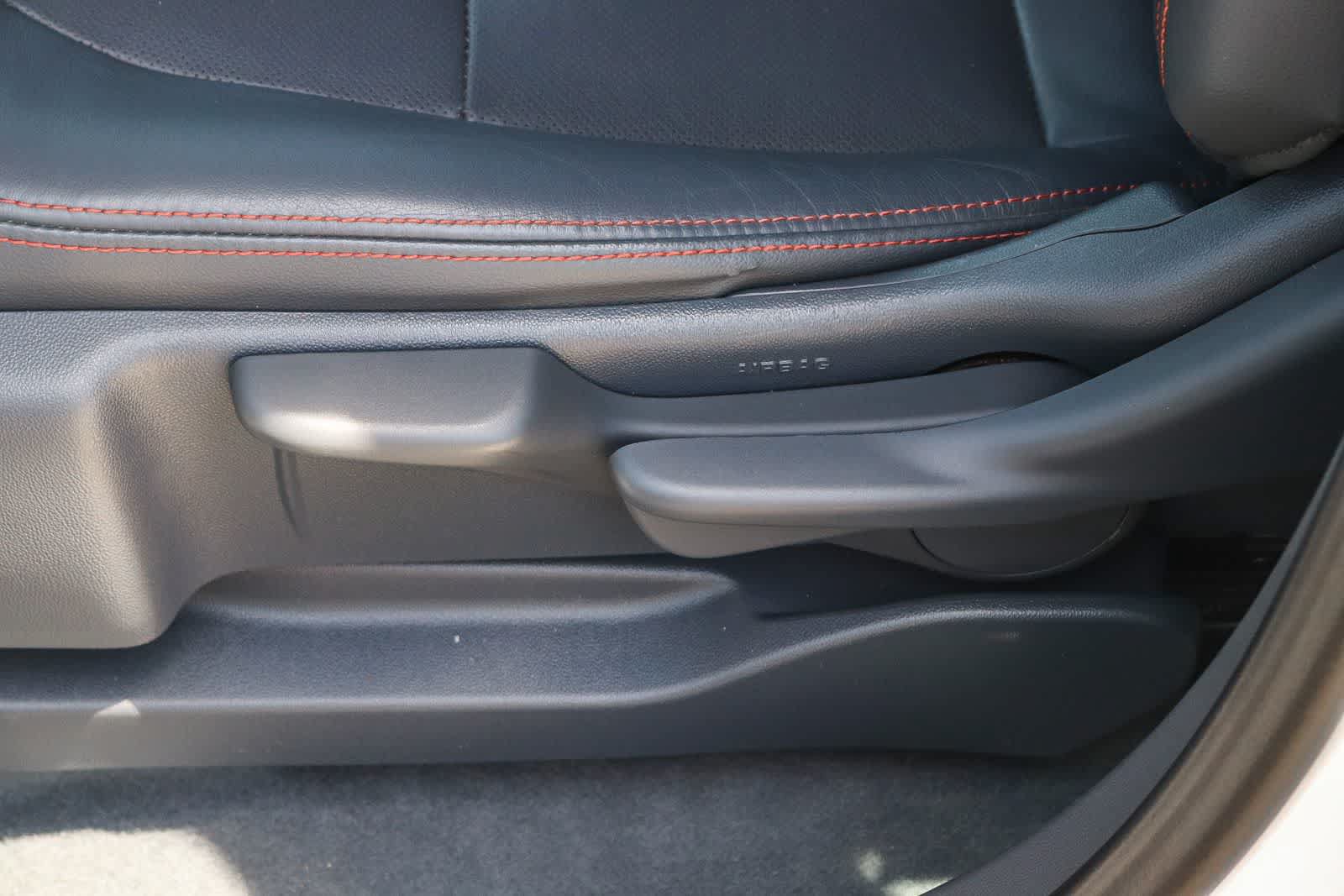 Used 2020 Chevrolet Bolt Premier w/ Infotainment Package FWD image 19