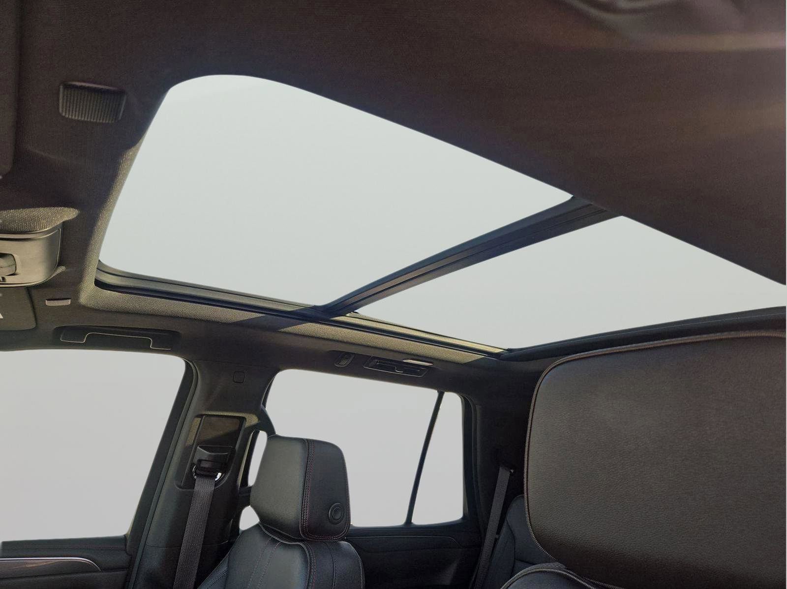 Used 2023 Chevrolet Tahoe RST w/ Luxury Package image 9