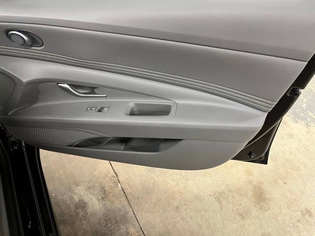 Used 2023 Hyundai Elantra SEL w/ Convenience Package FWD image 22